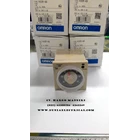 Temperature Controller Omron E5EM-YR4K-30 7
