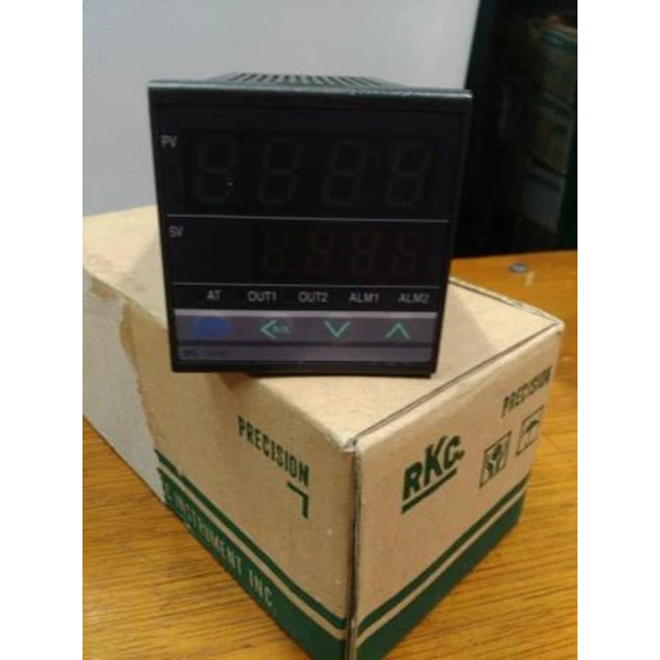 Temperature Controller Shimaden SR32-1014-12-JK 792C0