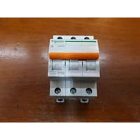 MCB / Miniature Circuit Breaker Schneider Domae 3P 20A