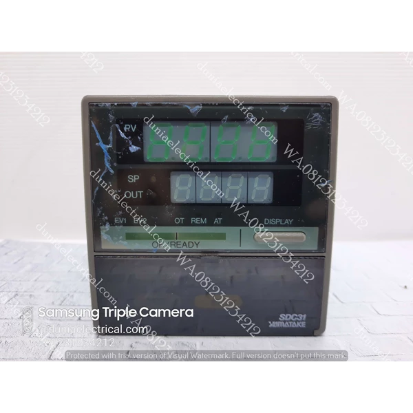 Azbil Yamatke SDC31 C31GA000100 Temperature Controller