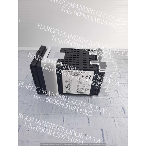 Omron  EC5CN- HR2M-500  Temperature Controller Omron  EC5CN- HR2M-500 