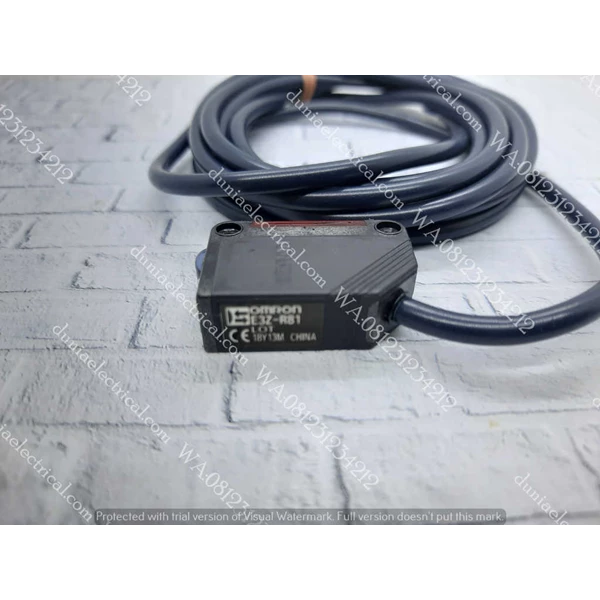 E3Z-R81  Omron Photoelectric Switch  E3Z-R81 